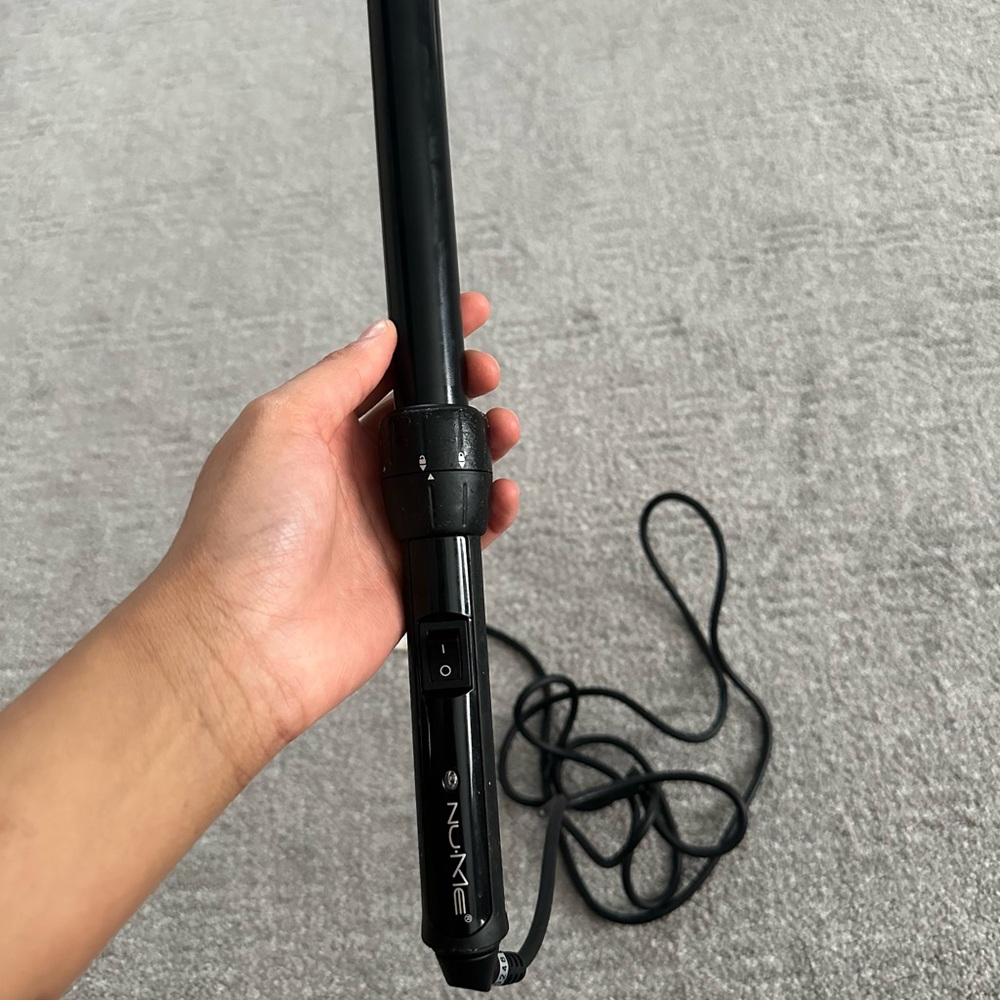 NuMe Black Curling Wand